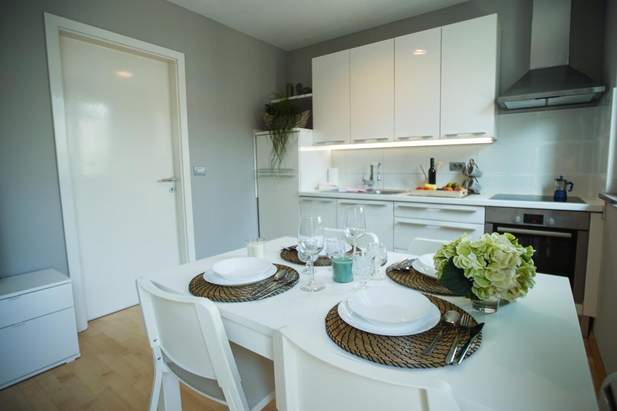 Elly Apartment Ankaran Exterior photo