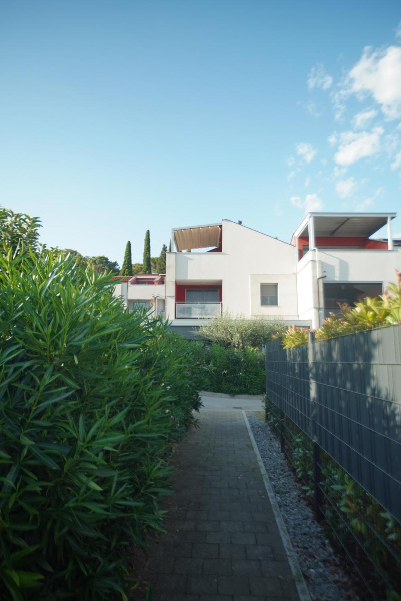 Elly Apartment Ankaran Exterior photo